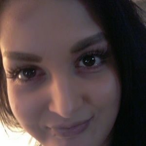 Meet your Posher, Alicia