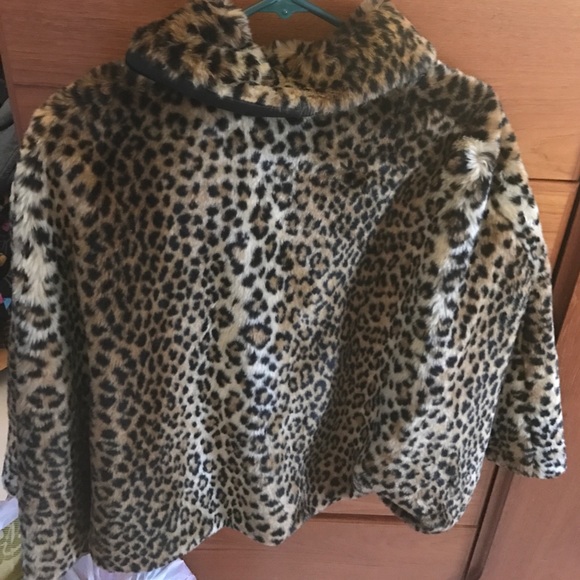 Cheetah poncho - Picture 3 of 4