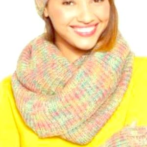 Fuzzy multicolor Steve Madden infinity scarf