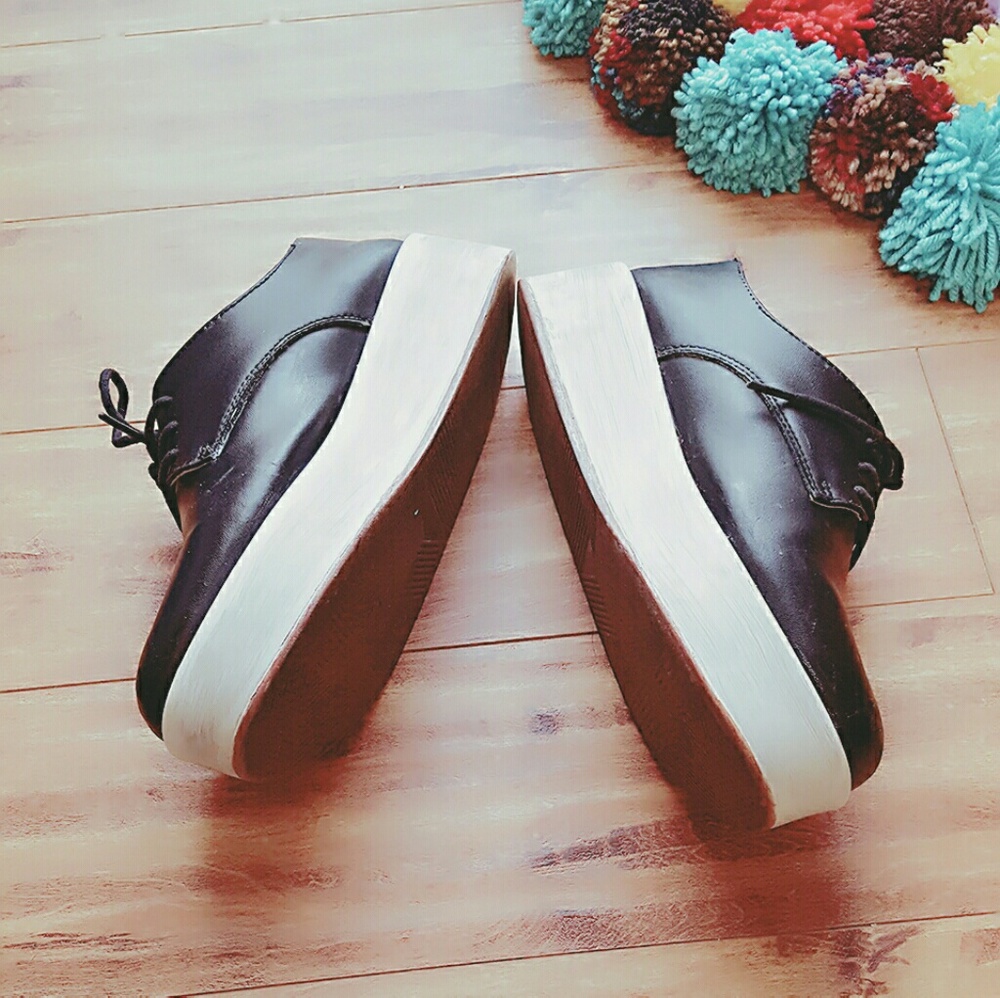 Comfy Black Lace Up Geniue Platform Sneakers - Picture 4 of 4