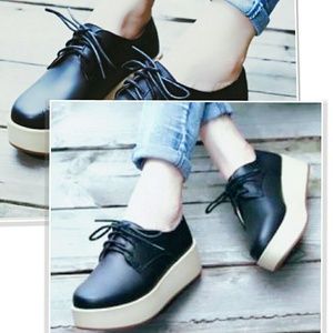 Comfy Black Lace Up Geniue Platform Sneakers
