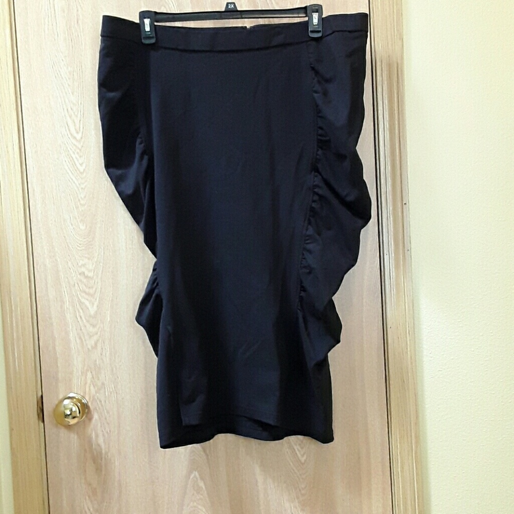 Black Side Ruching Pencil Skirt
