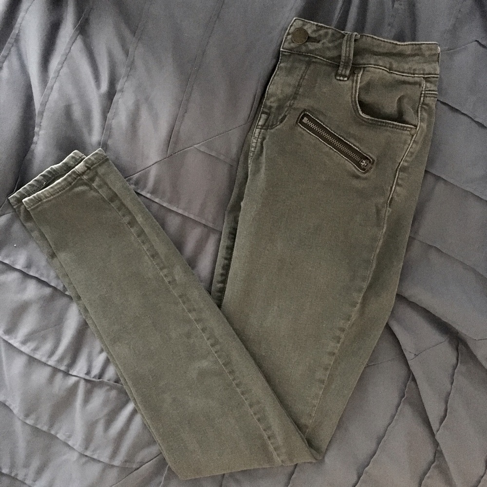 Bullhead gray zipper pocket jeans