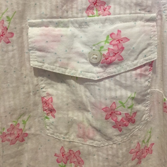 Button down flowered top - Picture 3 of 5