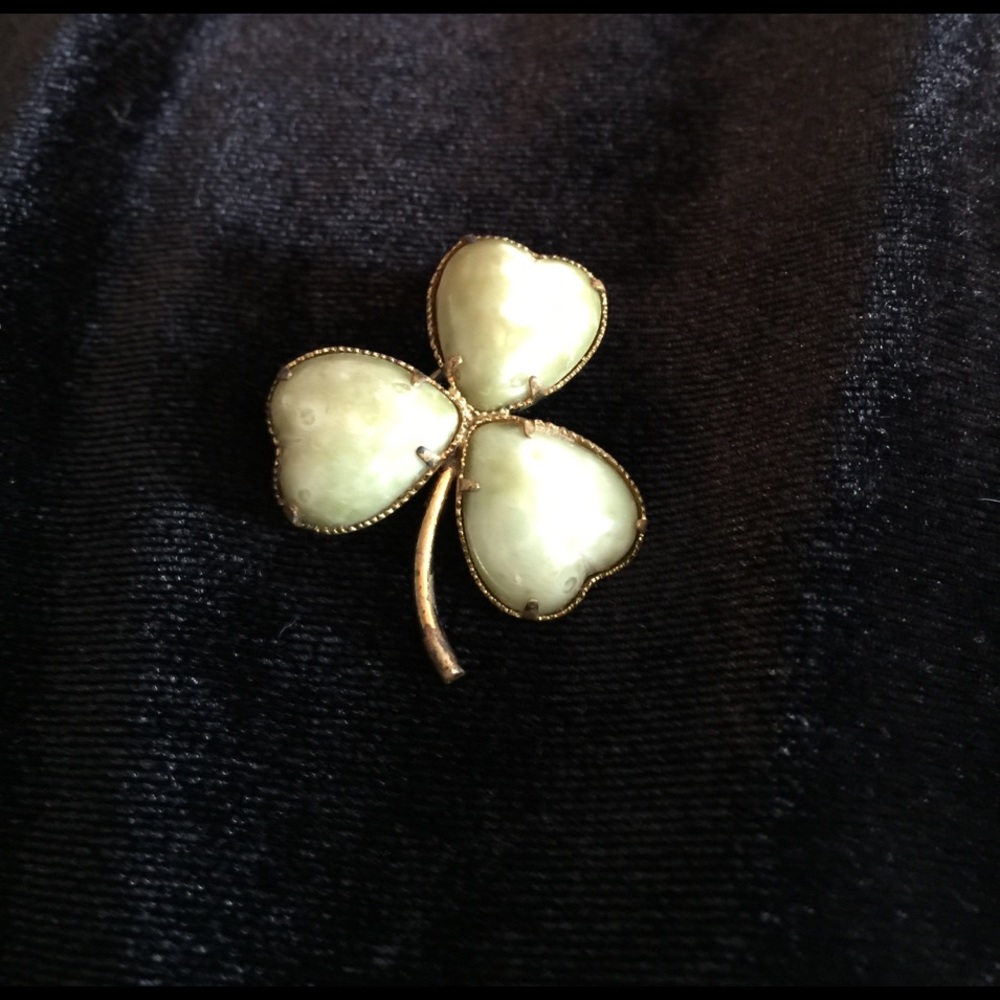 Antique clover brooch ☘️