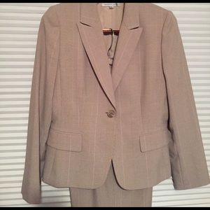 Tahari 2 piece Suit with matching Pants