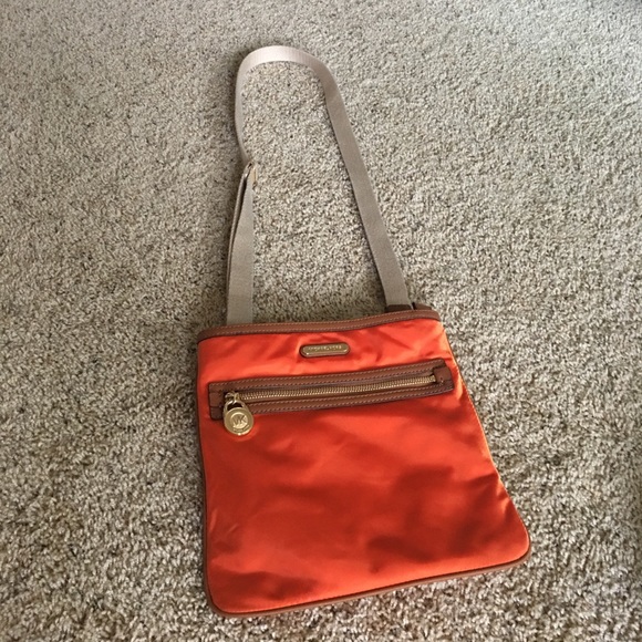 Michael Kors Cross body purse - Picture 1 of 4