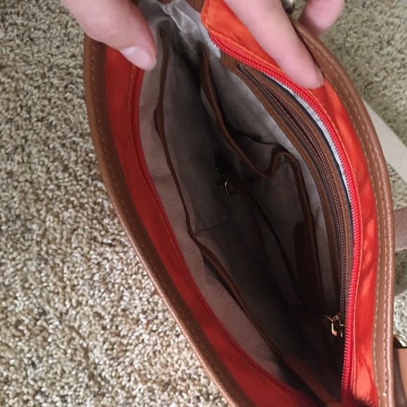 Michael Kors Cross body purse - Picture 3 of 4