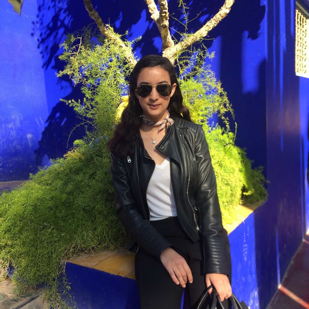 Meet your Posher, Alexia