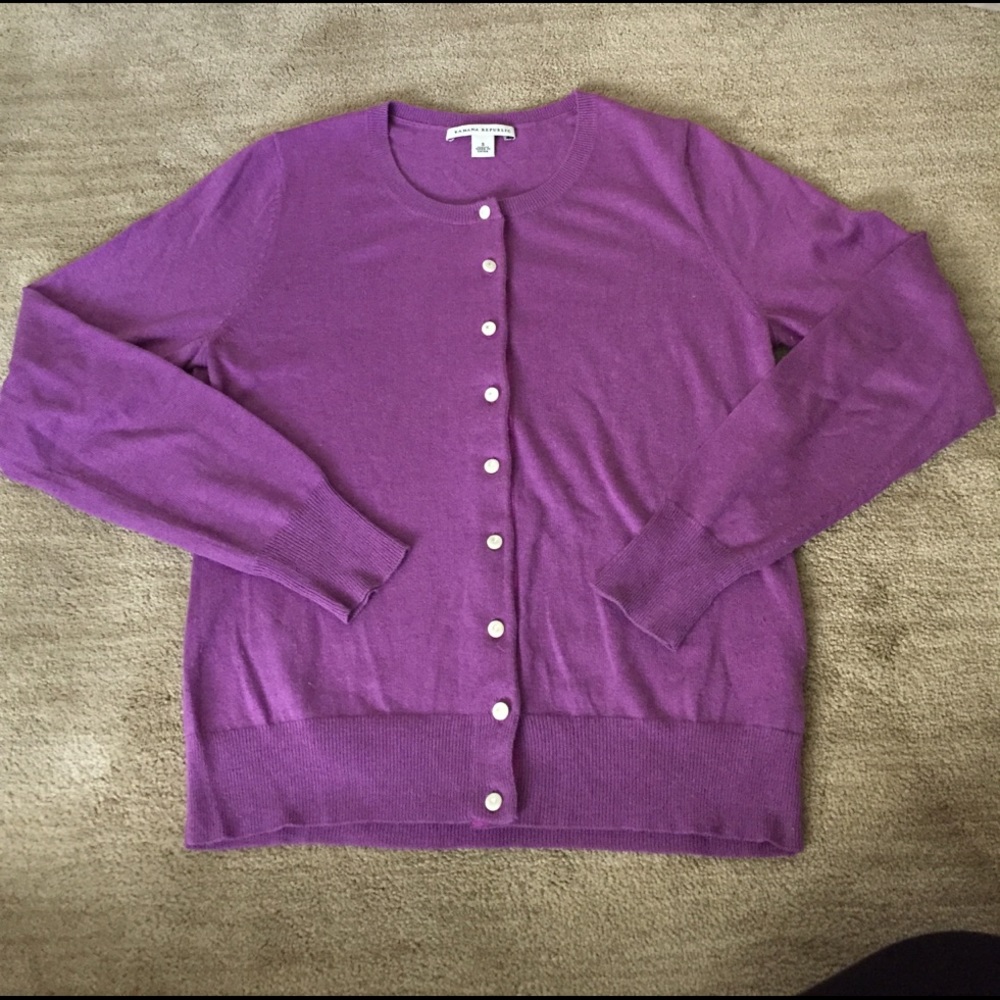 Pretty Banana Republic silk/cotton blend cardigan