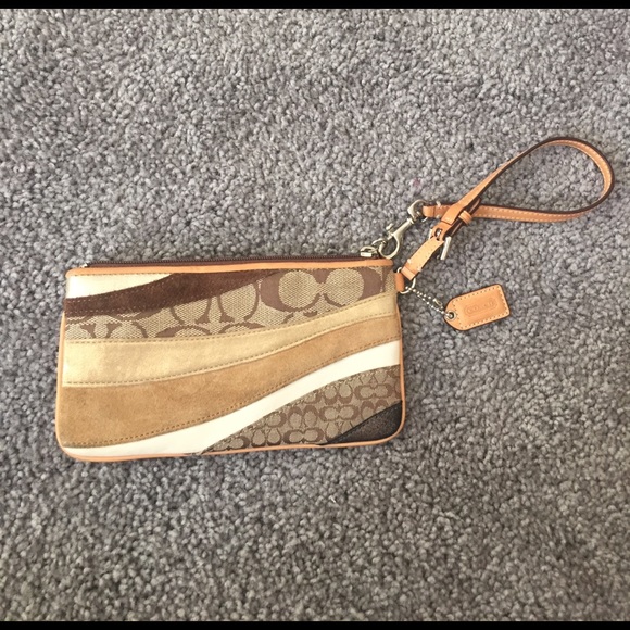 Coach wristlet - Picture 2 of 4