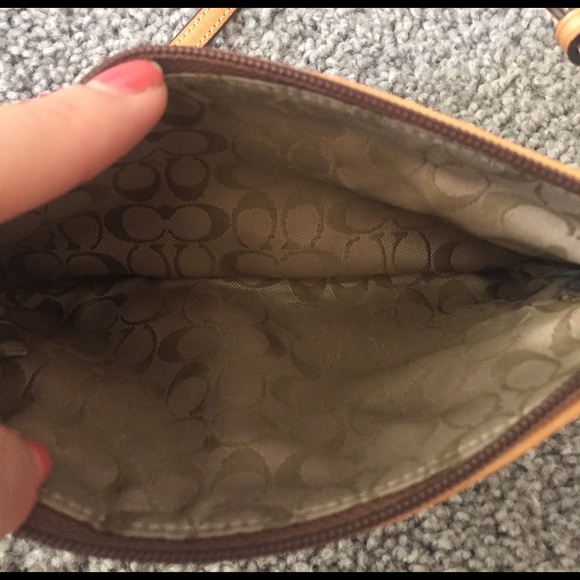Coach wristlet - Picture 3 of 4