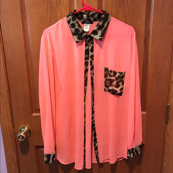 Debs Tops - Pink shirt with leopard trim