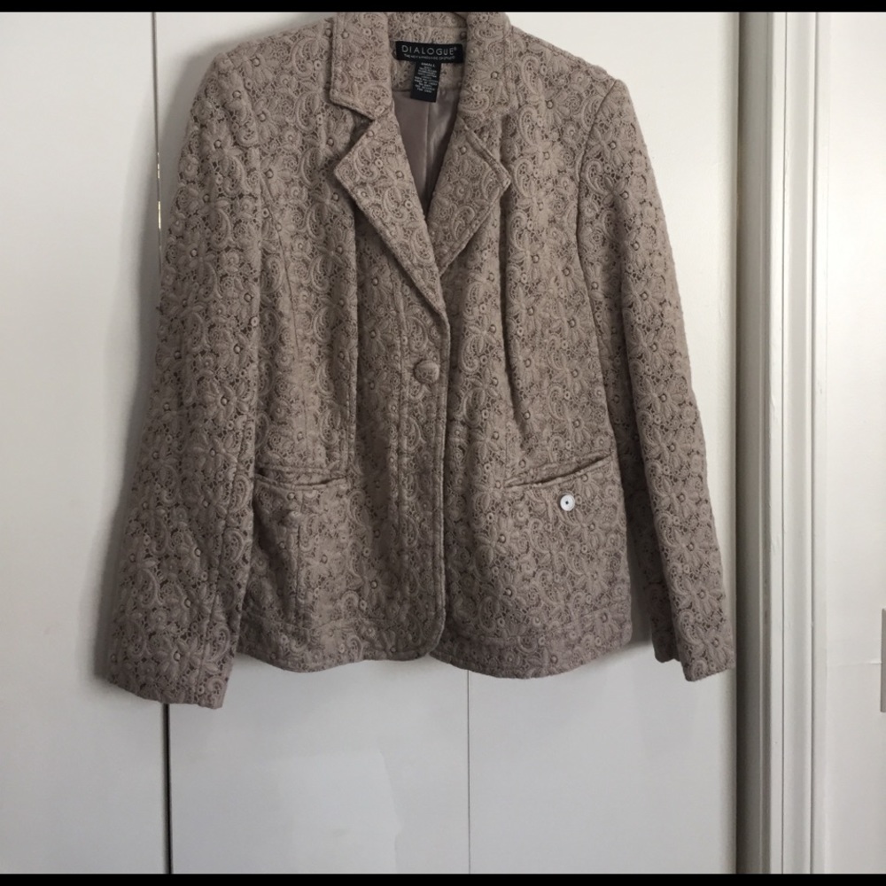 2 button lace blazer with 2 pockets