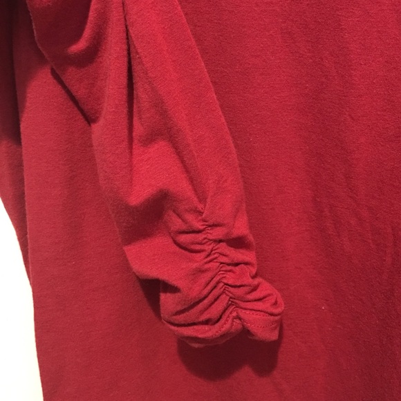 Women ruched high (mock)neck red top ❤️bundle/save - Picture 3 of 8