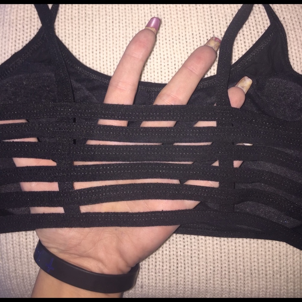 Black bandeau with multiple back straps