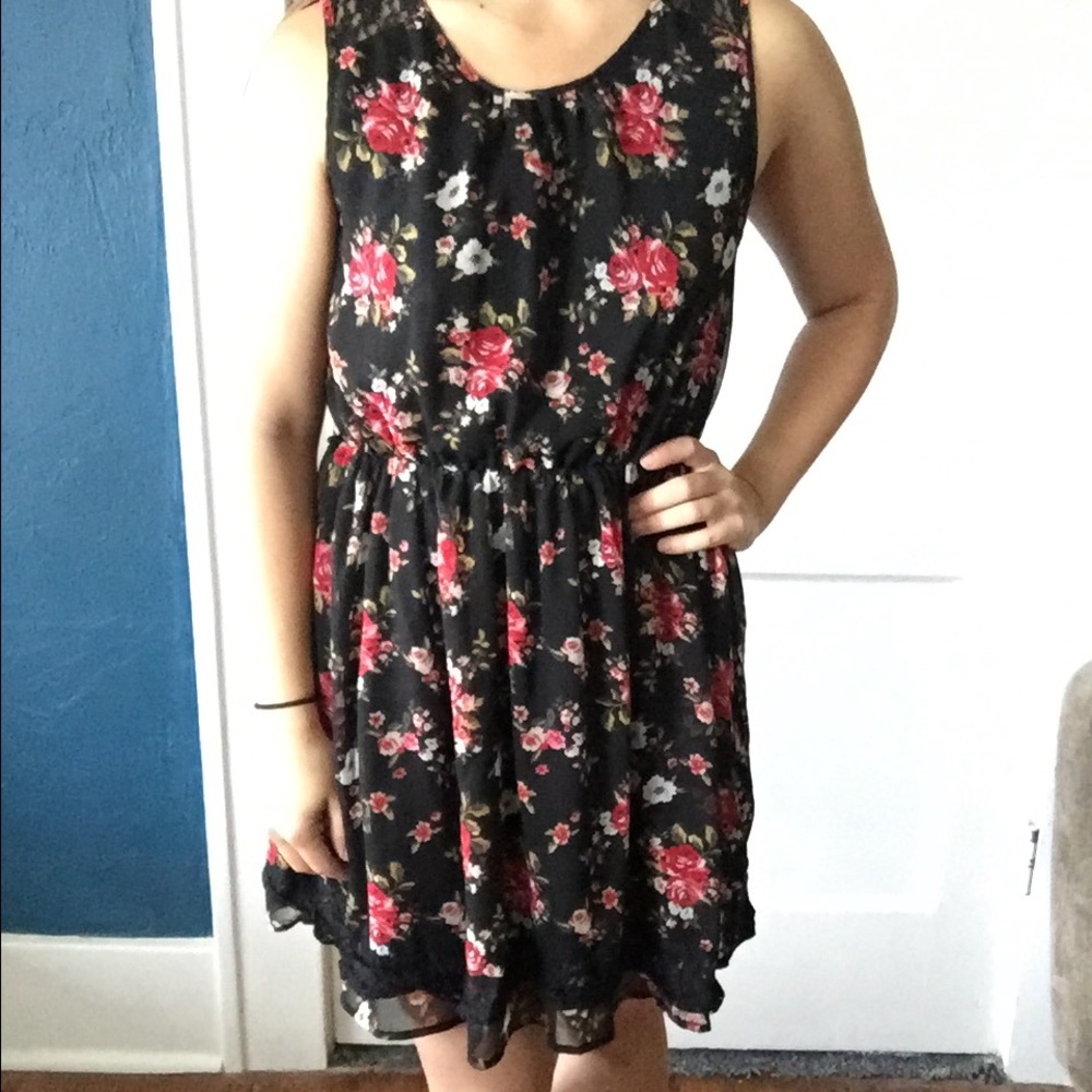 Floral dress with see-thru lace detailed back