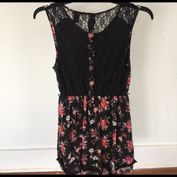 Floral dress with see-thru lace detailed back - Picture 3 of 6