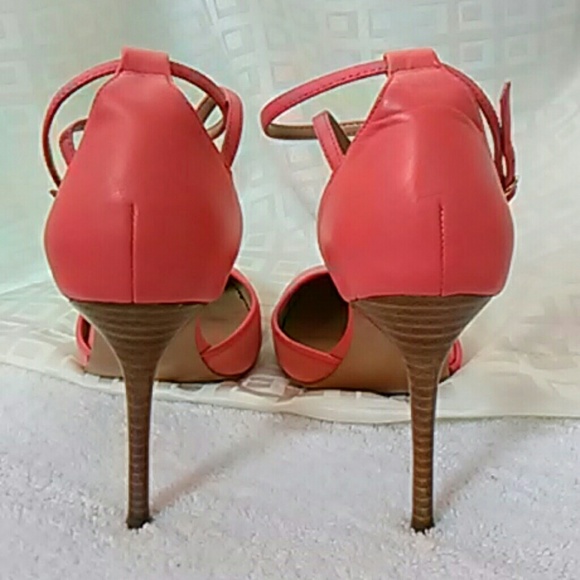 HP! BR suede coral/pink heels. Size 7.5. Used once - Picture 2 of 4
