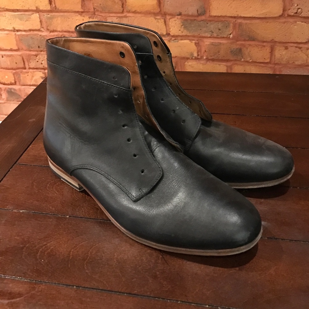 Leather Aldo Shoes size 10, no laces.