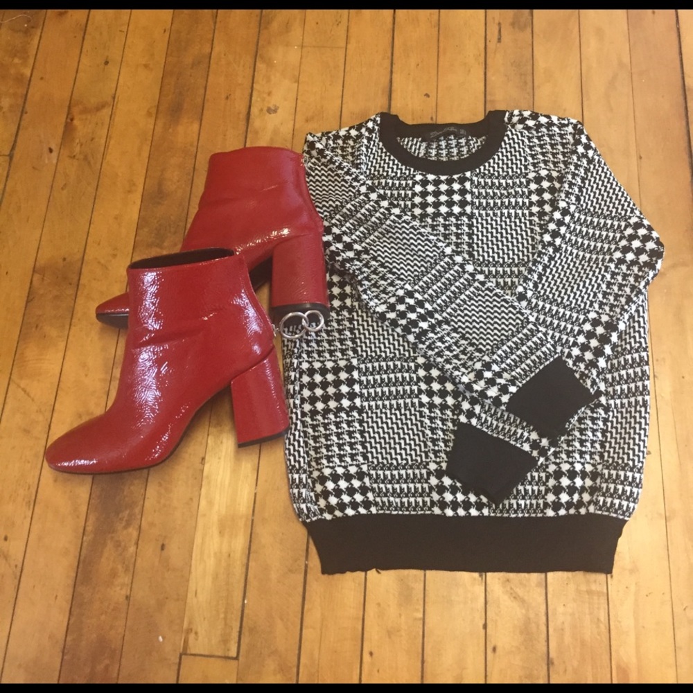 Zara houndstooth zigzag print knit sweater
