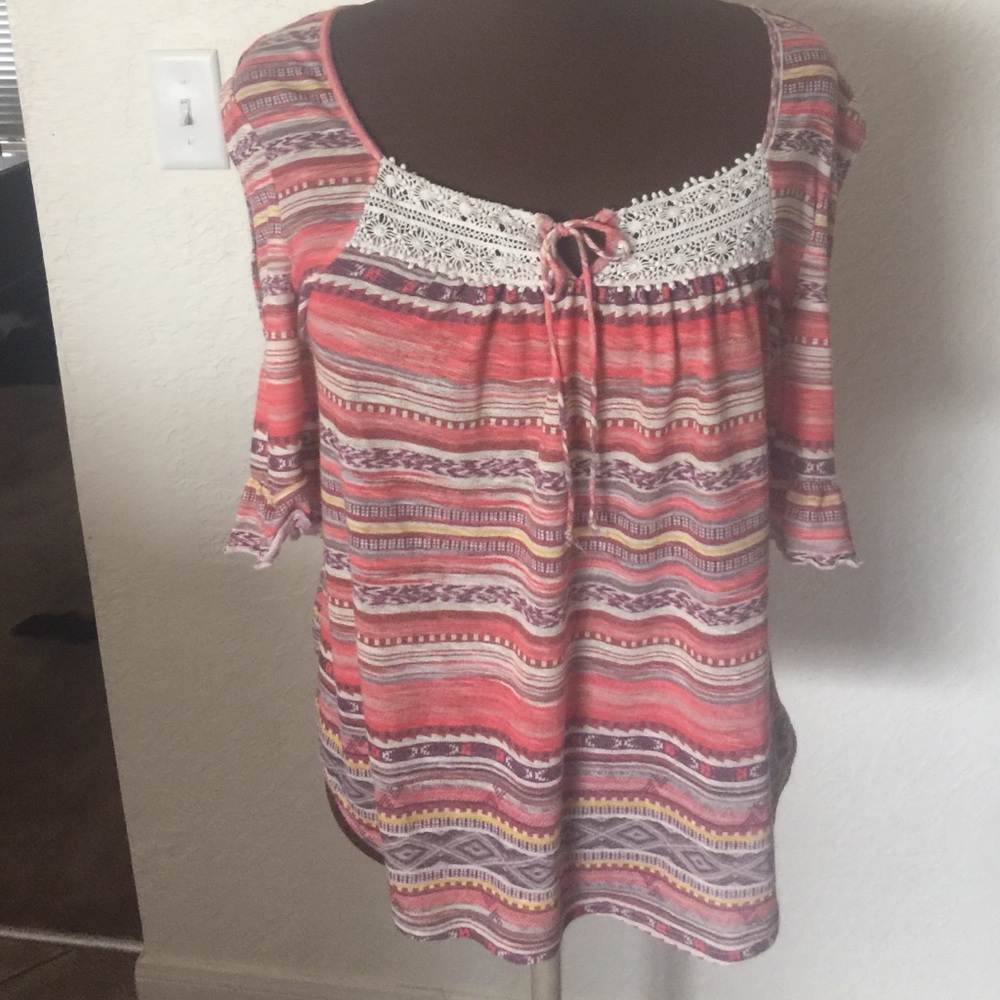 Cold shoulder no boundaries blouse