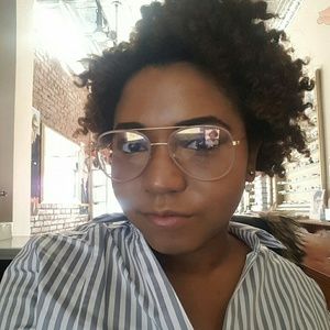 Meet your Posher, Ashley