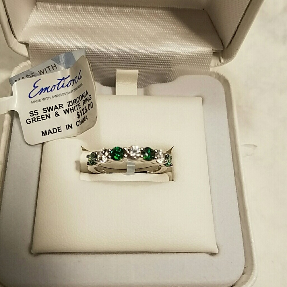 Sterling Silver Green Swarovski Zirconia Ring