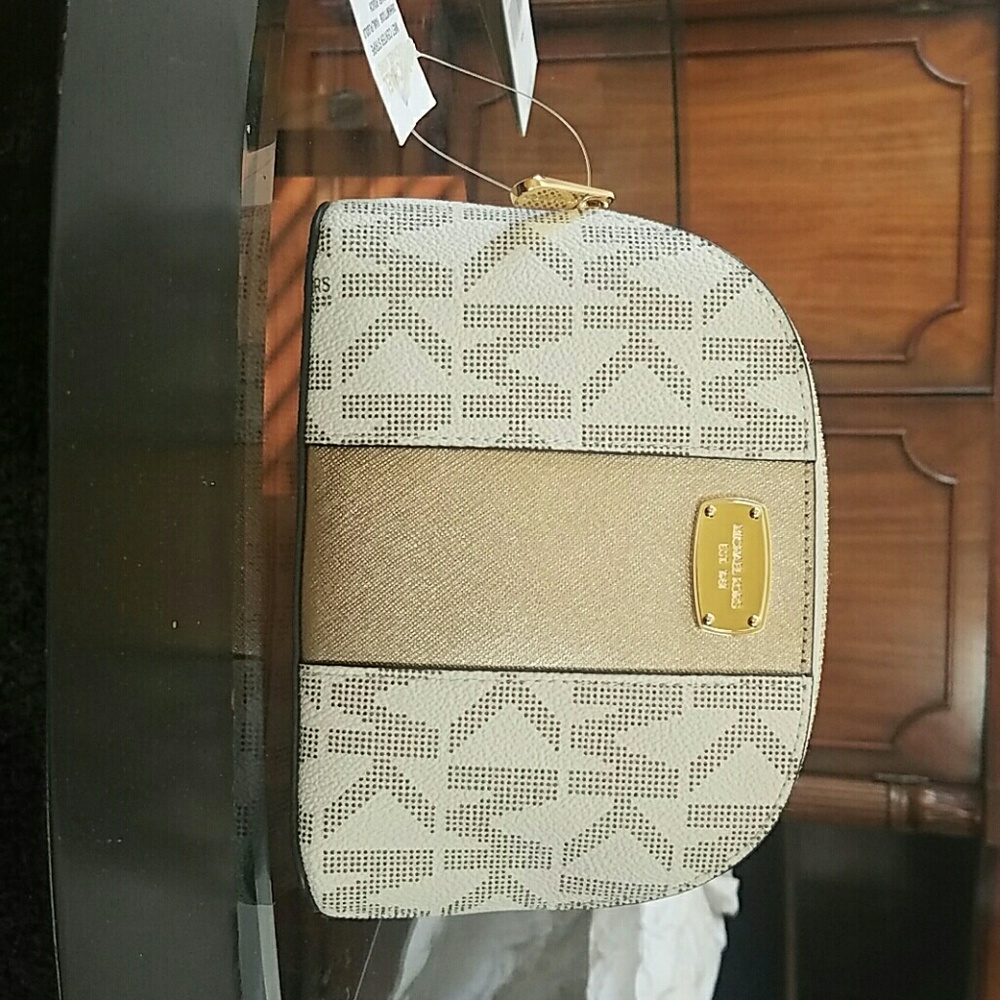 Michael kors lg travel pouch