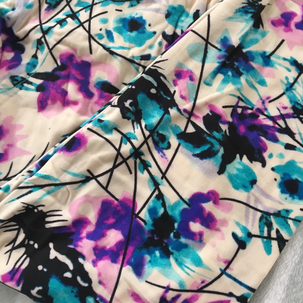 🆕🌸 Spring Lilac Leggings - Picture 2 of 6