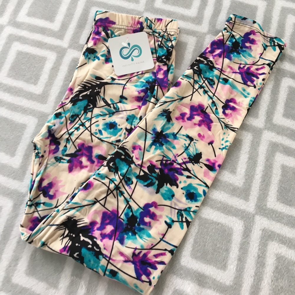 🆕🌸 Spring Lilac Leggings - Picture 3 of 6