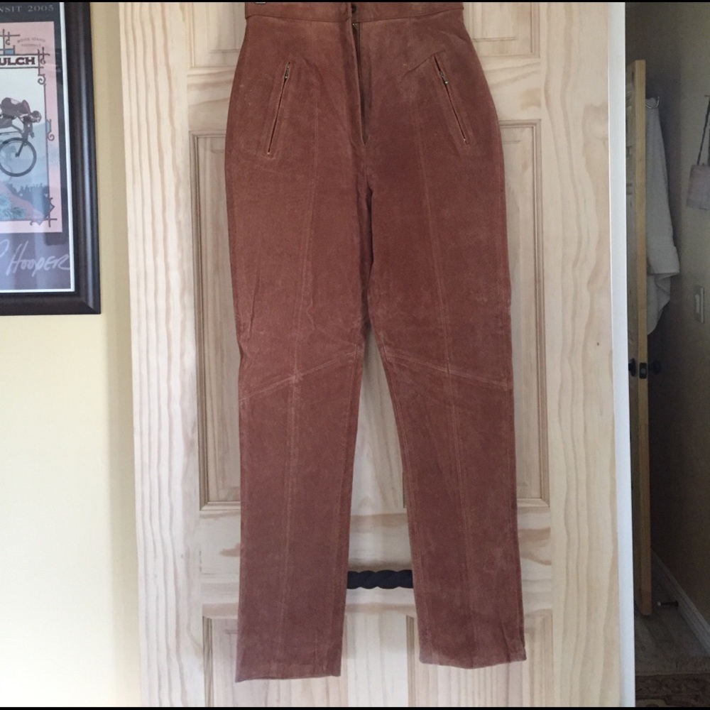 Rust in color. Never and warren.