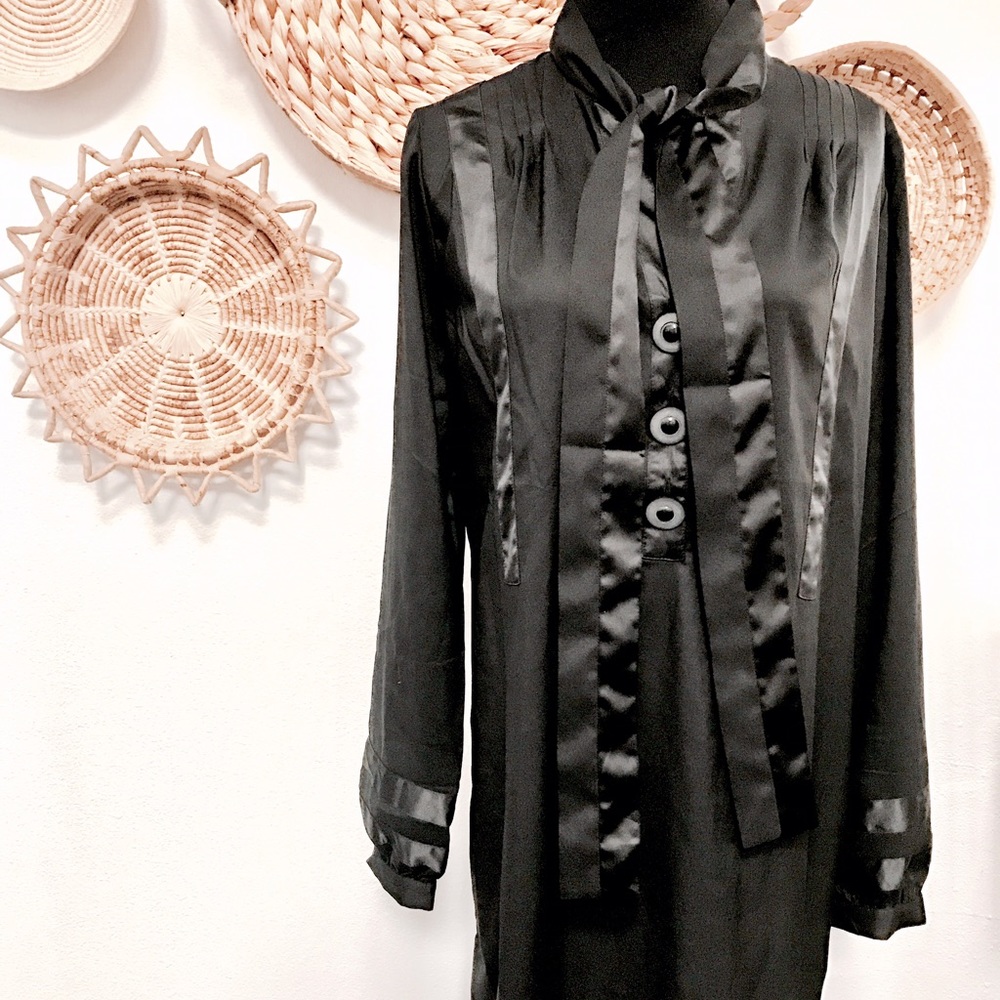 Vintage black polyester dress size M