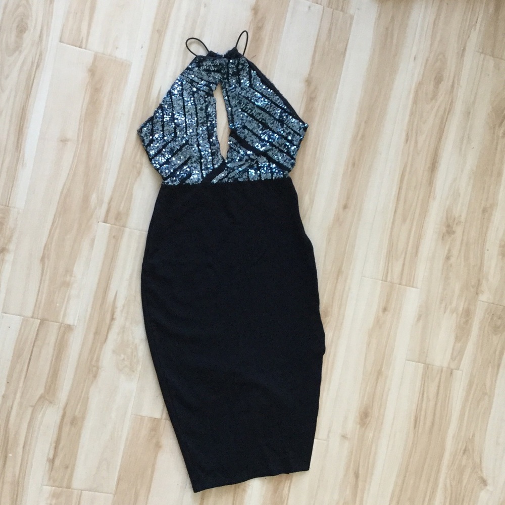 Super Glam Sequined Party Dress with Leg Slit