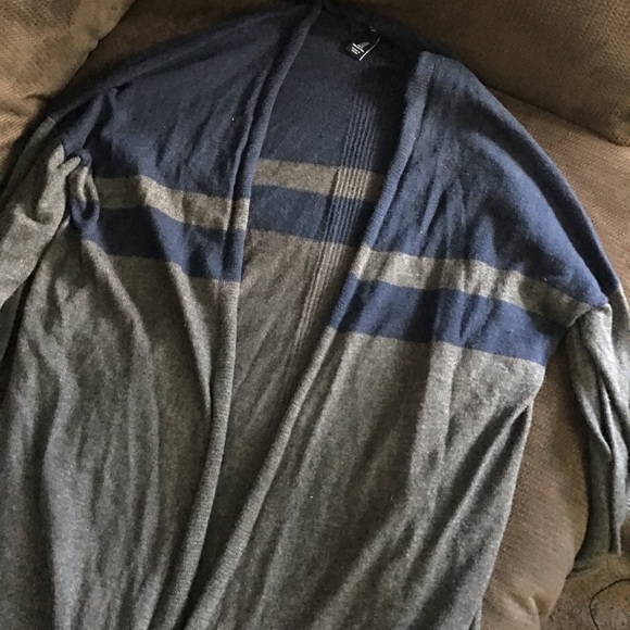 CLEAR OUT SALE Gap cardigan - Picture 1 of 2