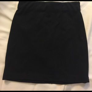Basic black mini