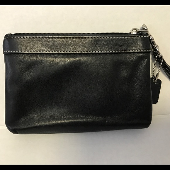 AUTHENTIC Coach Leather Wristlet - Picture 4 of 5