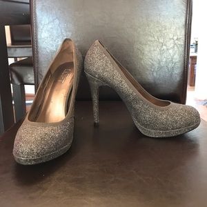 Loft platform pumps