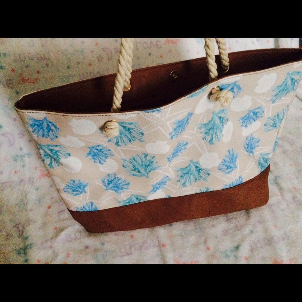 Oversized tote