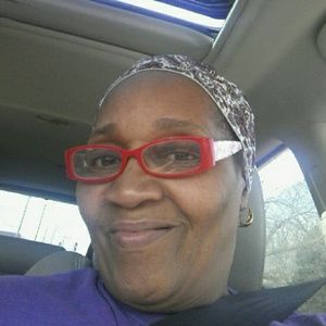 Meet your Posher, Cynthia