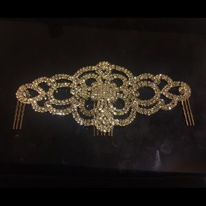 » P « Vintage-Inspired Bridal Hair Piece