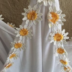 LA Hearts Daisy Trim Top