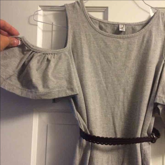 Open Shoulders Dress - Picture 2 of 3