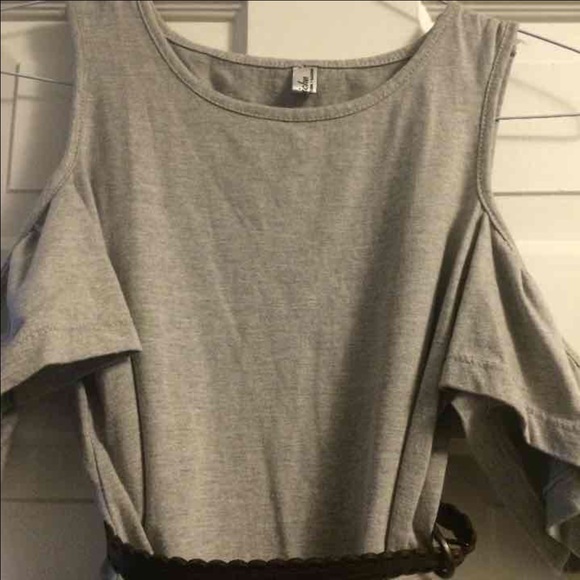 Open Shoulders Dress - Picture 3 of 3