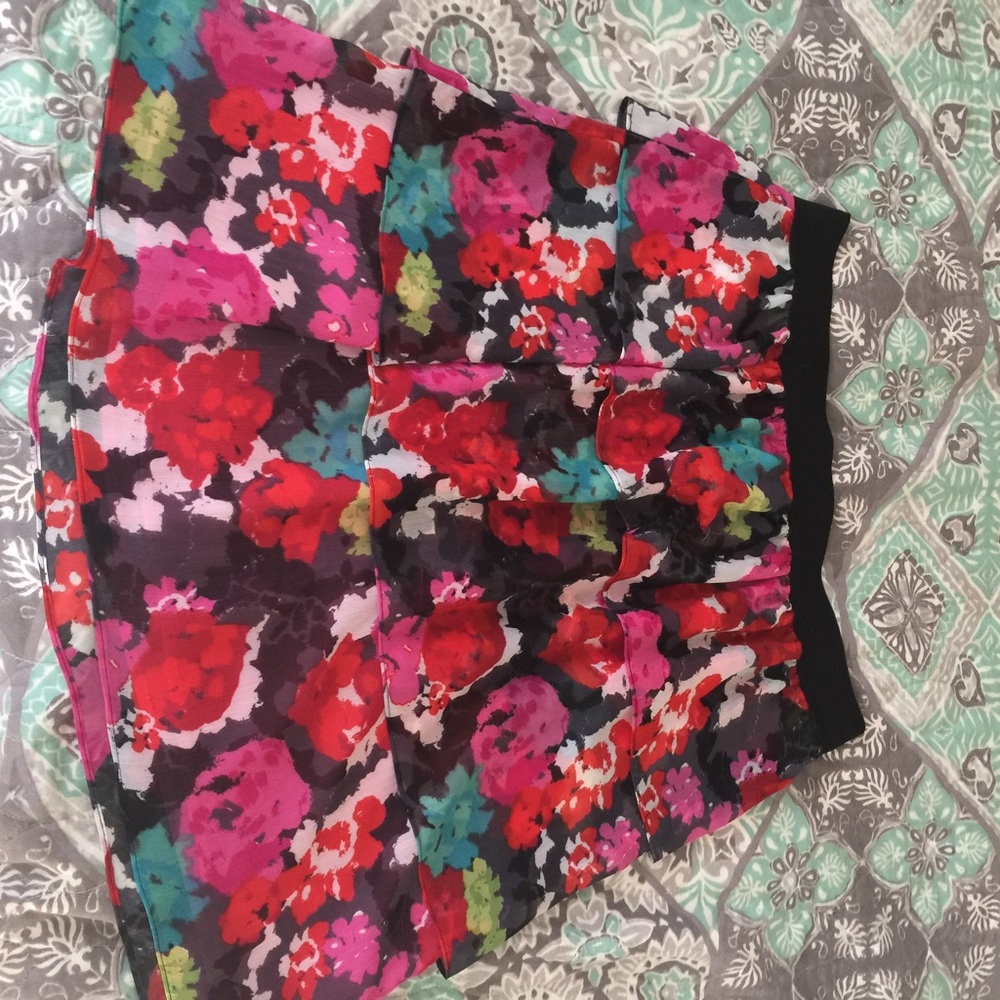 Floral high waisted skirt