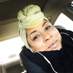 Meet your Posher, Angela