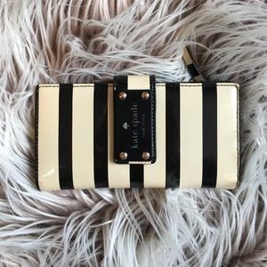 Kate Spade Black and Cream Striped Wall