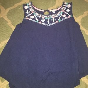 navy shirt