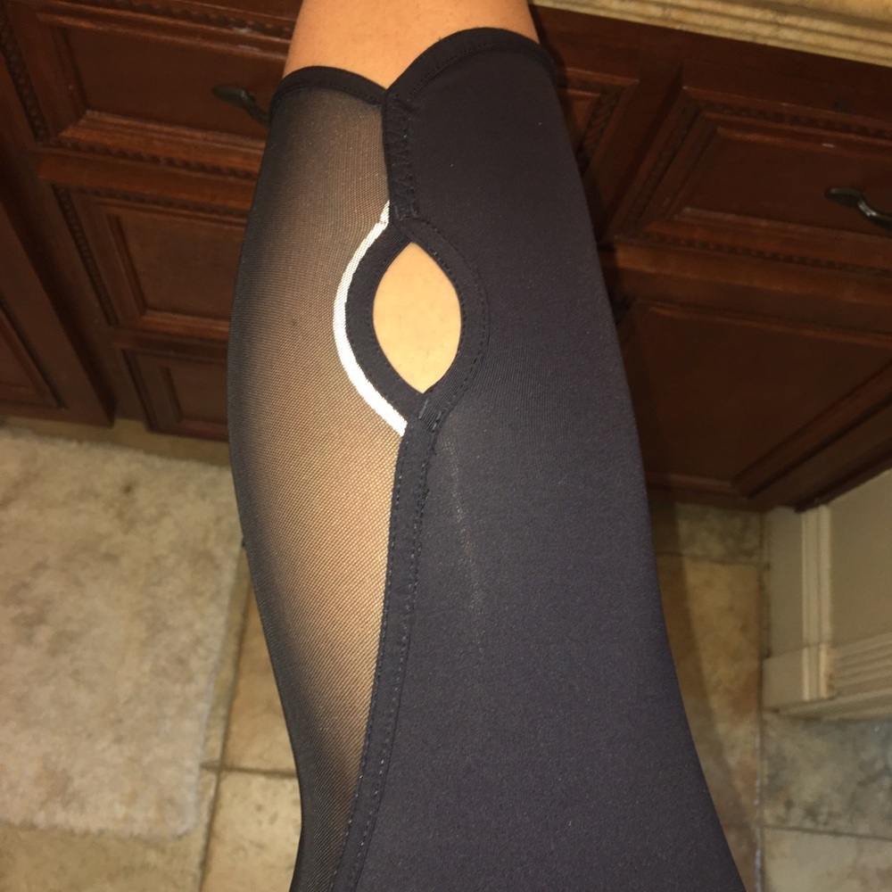 Lululemon mesh crops