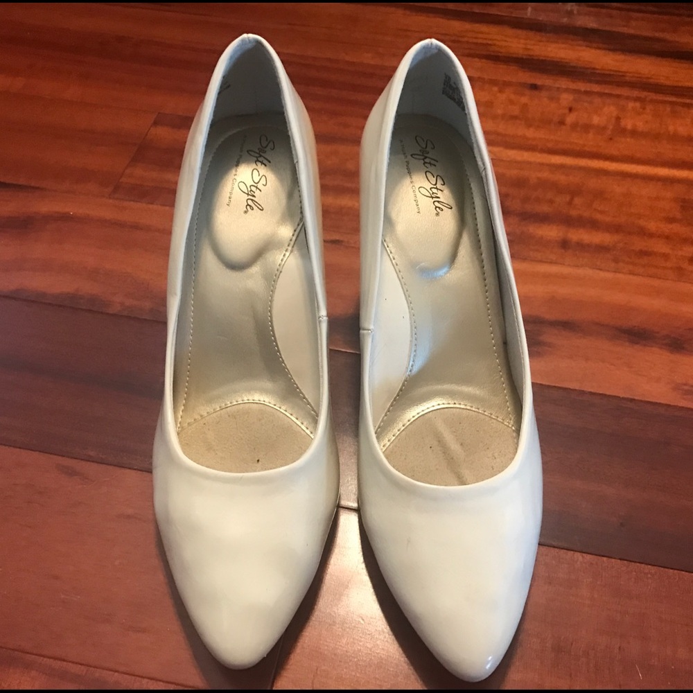 SoftStyle Women's Pumps Size 10 Wide, Ivory